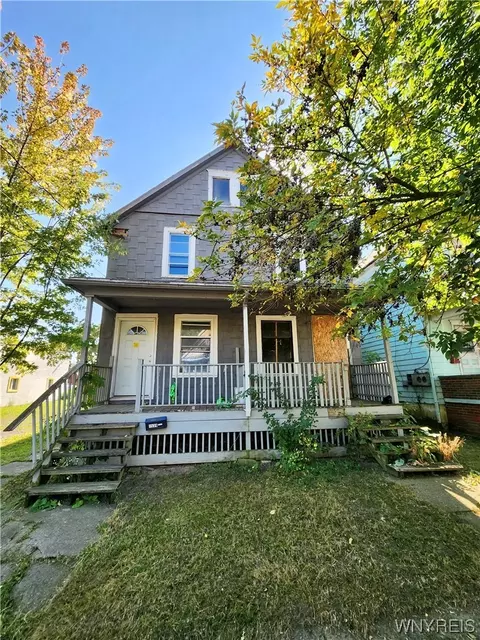 1537 Pierce Ave, Niagara Falls, NY 14301