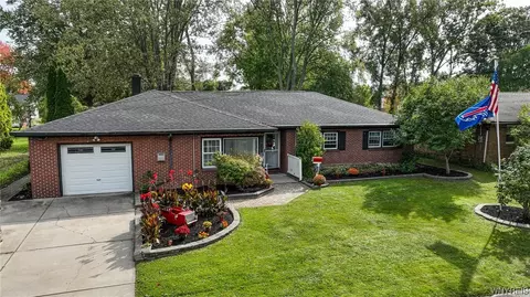 1481 Birch Dr, North Tonawanda, NY 14120