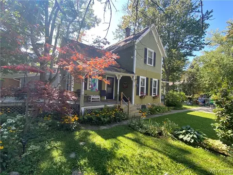 52 Huron St, Hamburg, NY 14075