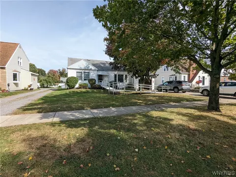67 Caroline Rd, Gowanda, NY 14070
