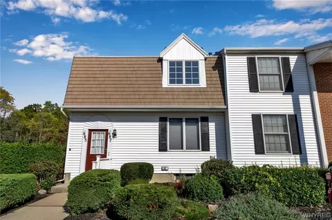 685 Sattle Dr #UPPER, Youngstown, NY 14174