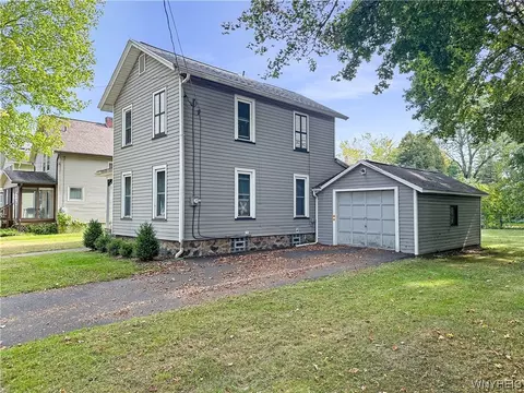 77 Roselawn Ave, Perinton, NY 14450