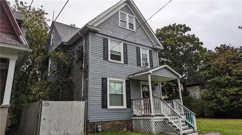 530 Memorial Pkwy, Niagara Falls, NY 14301