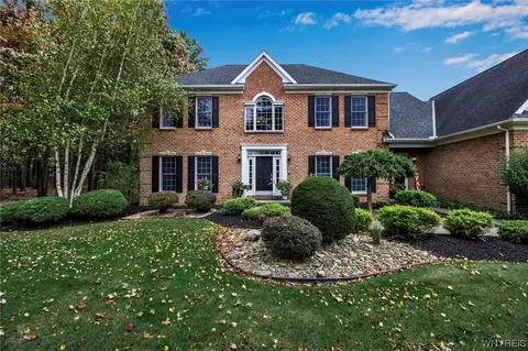 4 Morningside Ct, Aurora, NY 14052