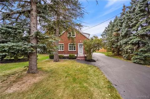 992 Borden Rd, Depew, NY 14043