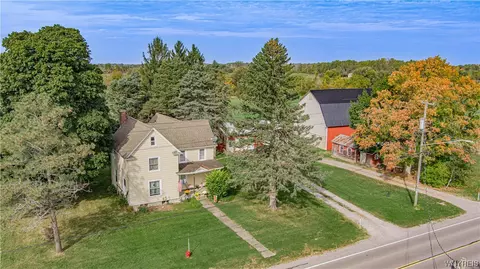 6510 Salt Rd, Clarence, NY 14031
