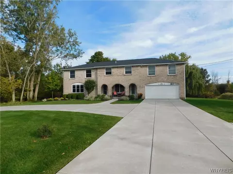 8730 Greiner Rd, Buffalo, NY 14221