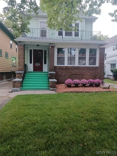 911 Walden Ave, Buffalo, NY 14211