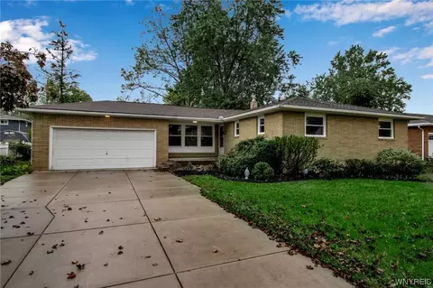 131 Saint Clare Ter, Tonawanda, NY 14150
