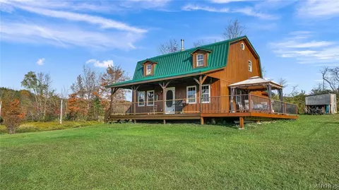 6350 New Hudson Rd, New Hudson, NY 14714