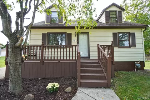 27 Greenfield Ave, West Seneca, NY 14224