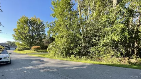 30 Mccracken Dr, Oswego, NY 13126