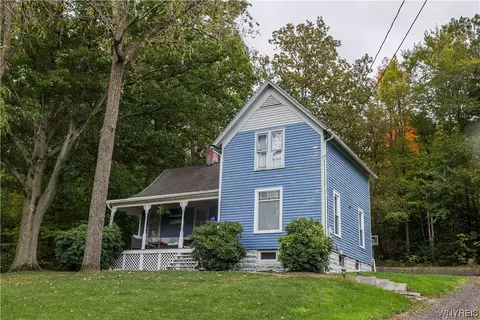 12436 Pennsylvania Ave, Silver Creek, NY 14136