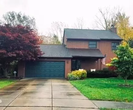 2122 Hobblebush Ln, Lake View, NY 14085