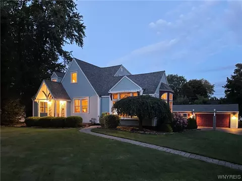 4249 Wildwood Dr, Buffalo, NY 14221