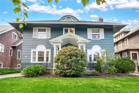 38 Clarendon Pl, Buffalo, NY 14209