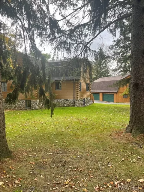 11173 Coleman Rd, Elma, NY 14059