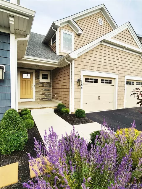 148 Northill Dr #C, Amherst, NY 14221