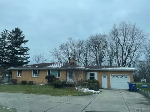 2220 Hopkins Rd, Getzville, NY 14068