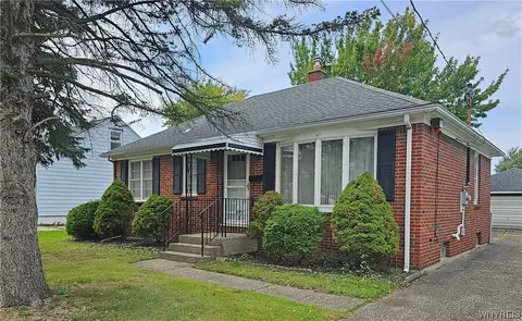 78 Princeton Ave, Depew, NY 14043