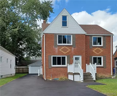 78 Kirkwood Dr, West Seneca, NY 14224