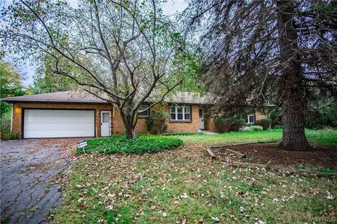 2805 Hopkins Rd, Amherst, NY 14228