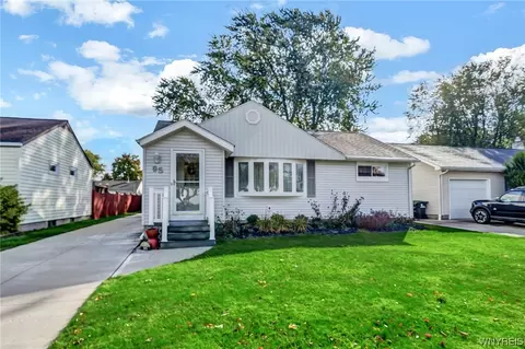 95 Dolphann Dr, Tonawanda, NY 14150