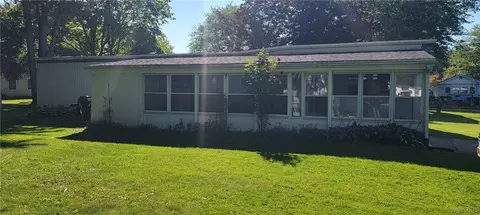 27 Lakewood Vlg, Shelby, NY 14103
