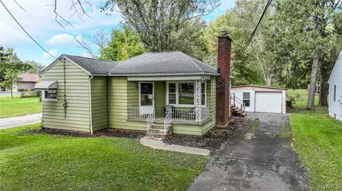 2125 River Rd, Wheatfield, NY 14304