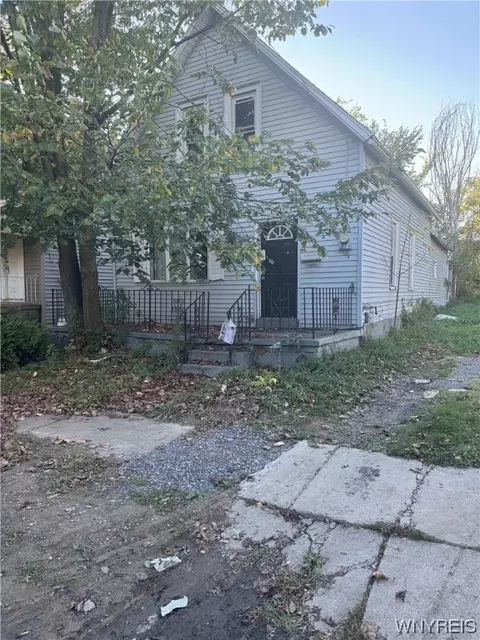 36 Schiller St, Buffalo, NY 14206