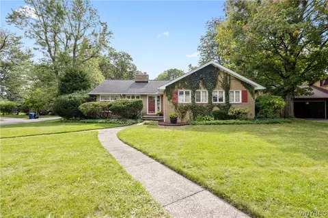 525 Brantwood Rd, Amherst, NY 14226