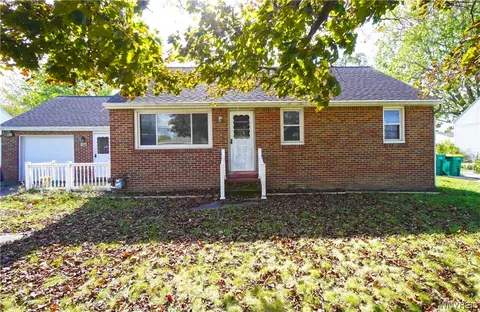 3817 Sowles Rd, Hamburg, NY 14075