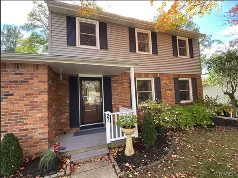 27 Sleepy Hollow Ln, Orchard Park, NY 14127