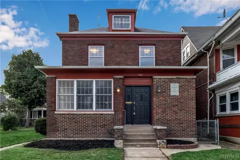 526 12th St, Niagara Falls, NY 14301