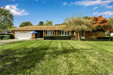 1162 E River Rd, Grand Island, NY 14072
