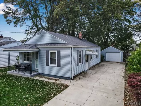552 74th St, Niagara Falls, NY 14304