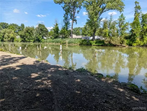 101 Ellicott Creek Rd, Tonawanda, NY 14150