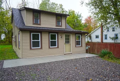 1447 Edgewood Dr, Evans, NY 14047