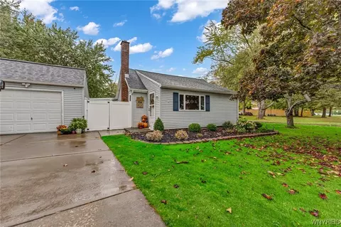1012 Whitehaven Rd, Grand Island, NY 14072