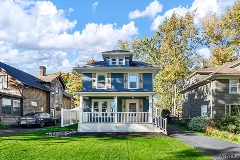 11 Lakeview Pkwy, Lockport, NY 14094