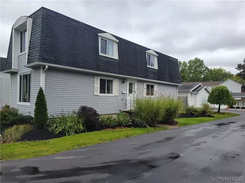 21 The Cmn, Lockport, NY 14094