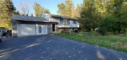 11090 John Ct, Alden, NY 14004