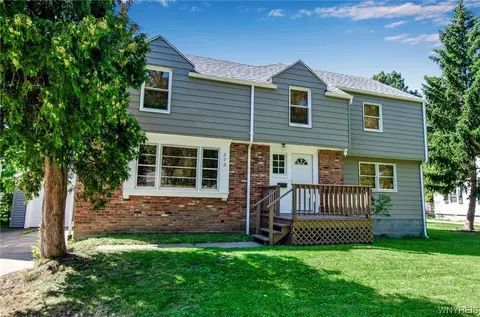 373 Darwin Dr, Amherst, NY 14226