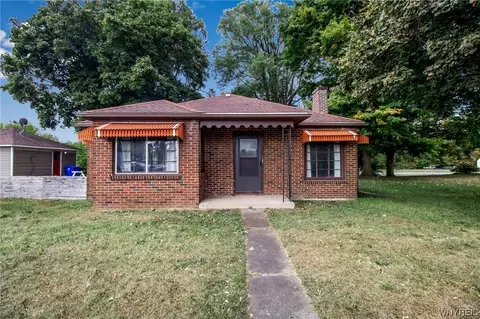 6505 Ridge Rd, Lockport, NY 14094