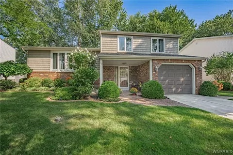 98 Northridge Dr, West Seneca, NY 14224