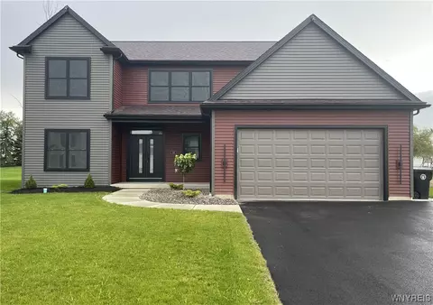 34 Deepwood Pl, Lancaster, NY 14086