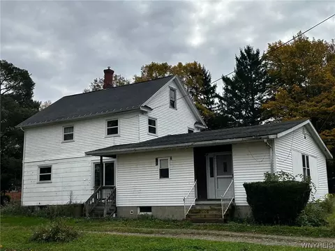2 Park St, Hanover, NY 14062