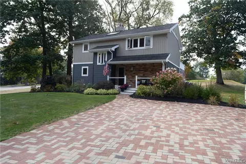 6854 Club Rd, Perry, NY 14530