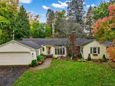 3745 Windover Dr, Hamburg, NY 14075