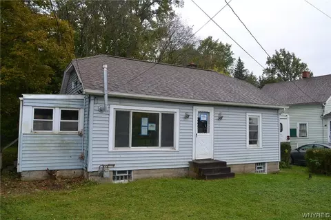 5694 Herman Hill Rd, Hamburg, NY 14075